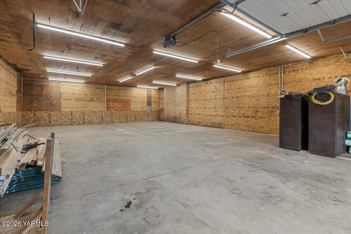 1861 North Cottonwood Road Yakima, WA 98908 - Photo 3 of 35 a view of a room with gym equipment