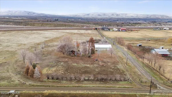 $560,000 | 1861 North Cottonwood Road, Yakima, WA 98908