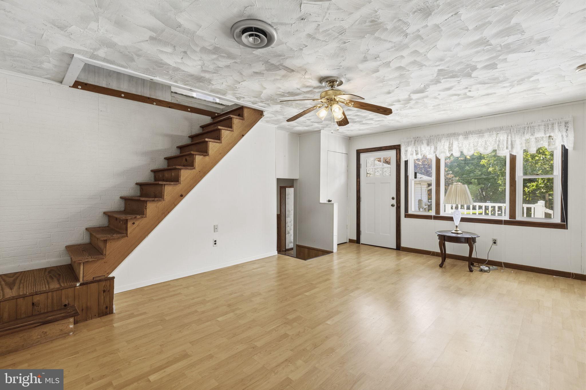 2411 Poplar Road Baltimore, MD 21221 - Photo 3 of 36