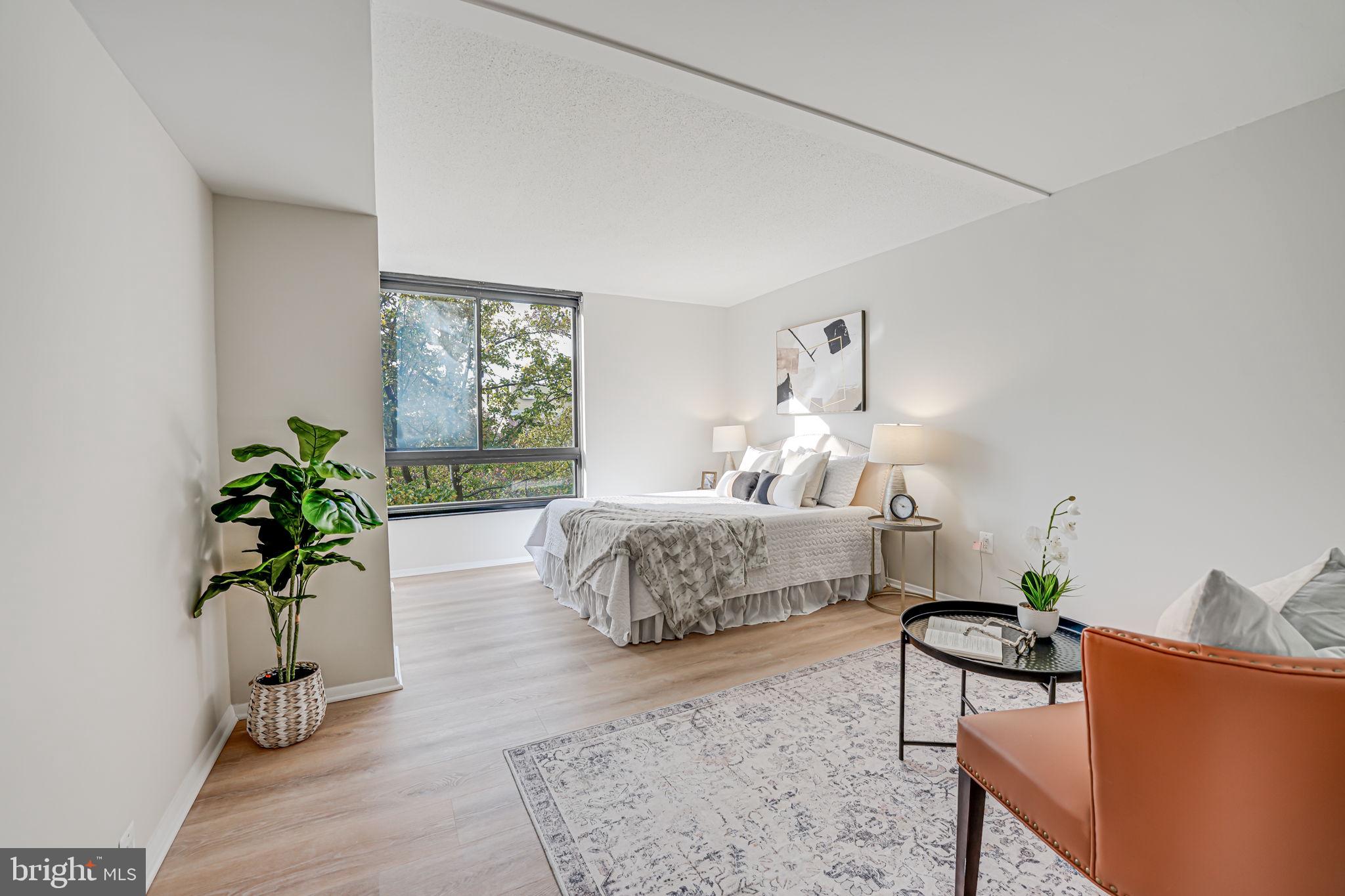 1808 Old Meadow Road, Unit 802 McLean, VA 22102 - Photo 12 of 33 Primary bedroom