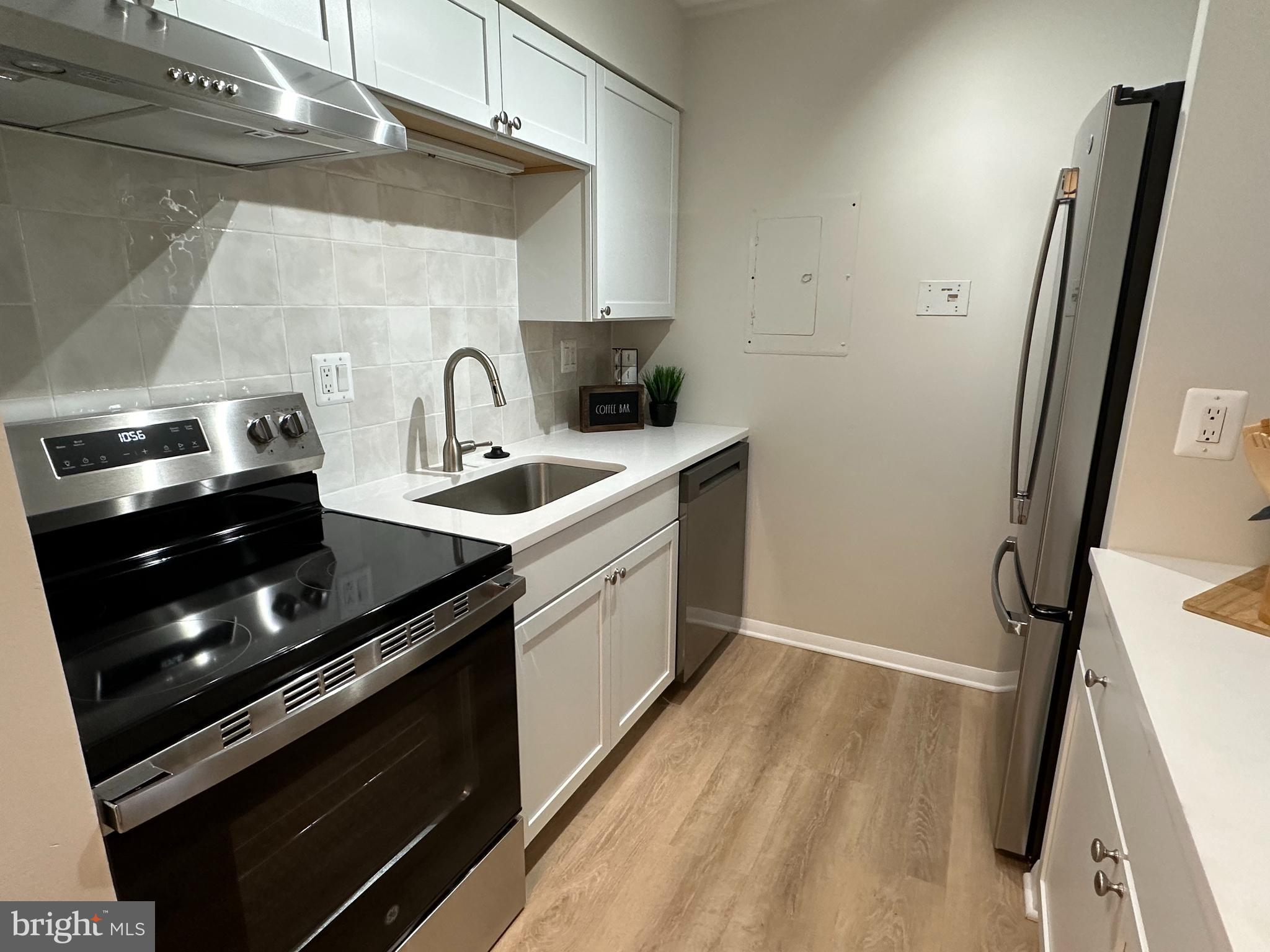 1808 Old Meadow Road, Unit 802 McLean, VA 22102 - Photo 5 of 33 new appliances