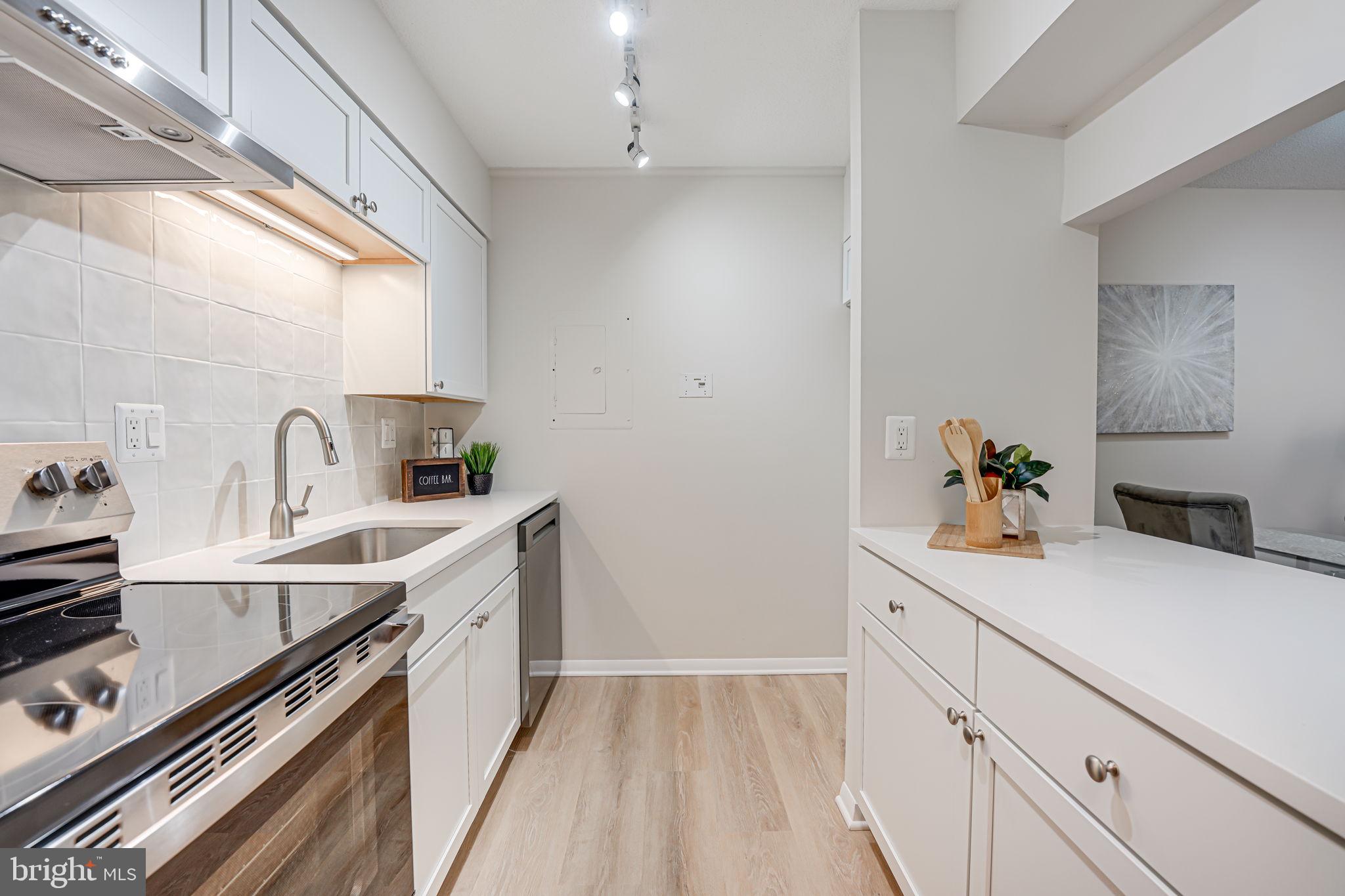 1808 Old Meadow Road, Unit 802 McLean, VA 22102 - Photo 6 of 33