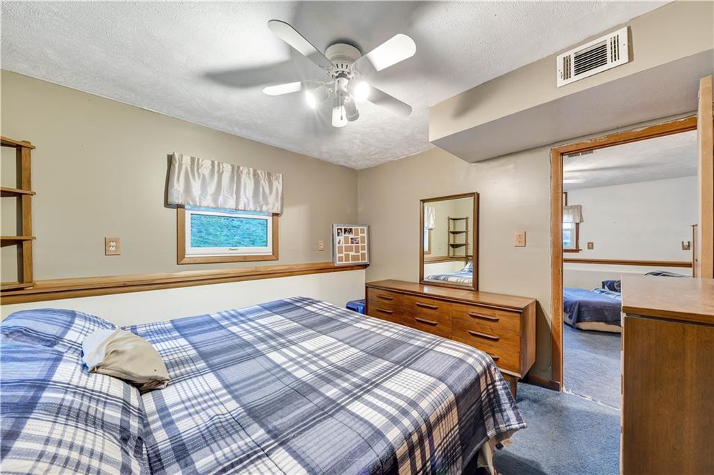 558 Bocktown Cork Road Clinton, PA 15026 - Photo 17 of 25 Gallery Image 17
