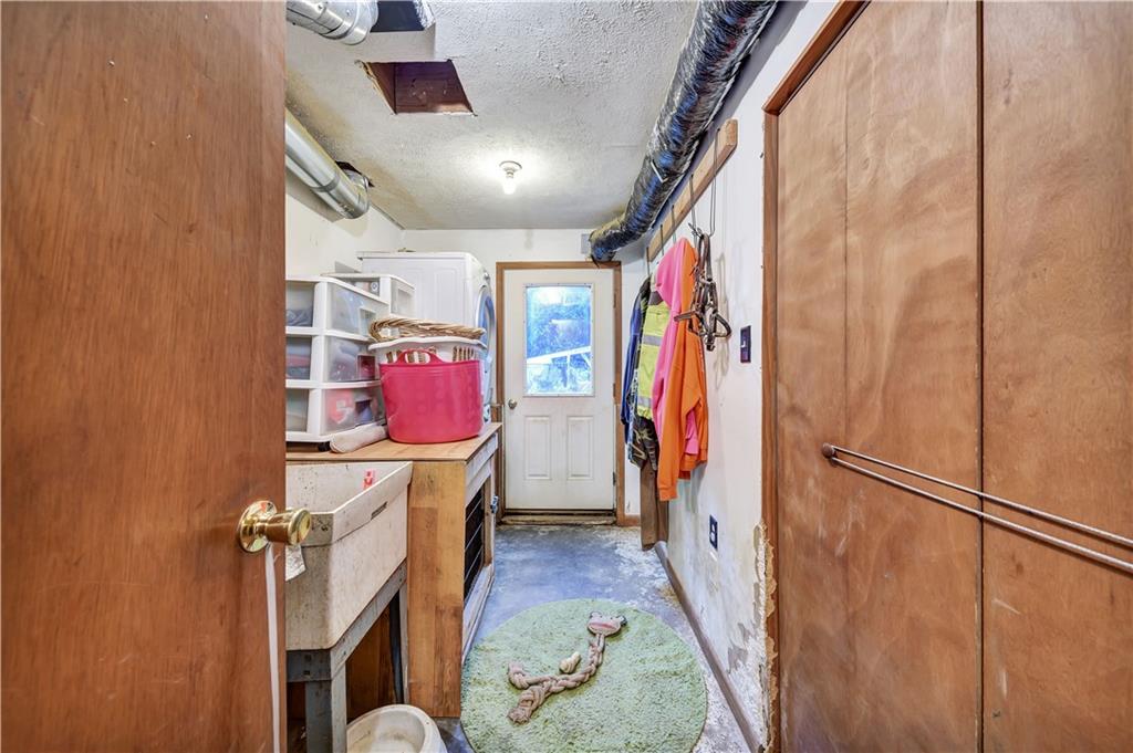 558 Bocktown Cork Road Clinton, PA 15026 - Photo 19 of 25 Gallery Image 19
