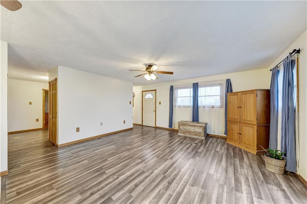 558 Bocktown Cork Road Clinton, PA 15026 - Photo 3 of 25 Gallery Image 3