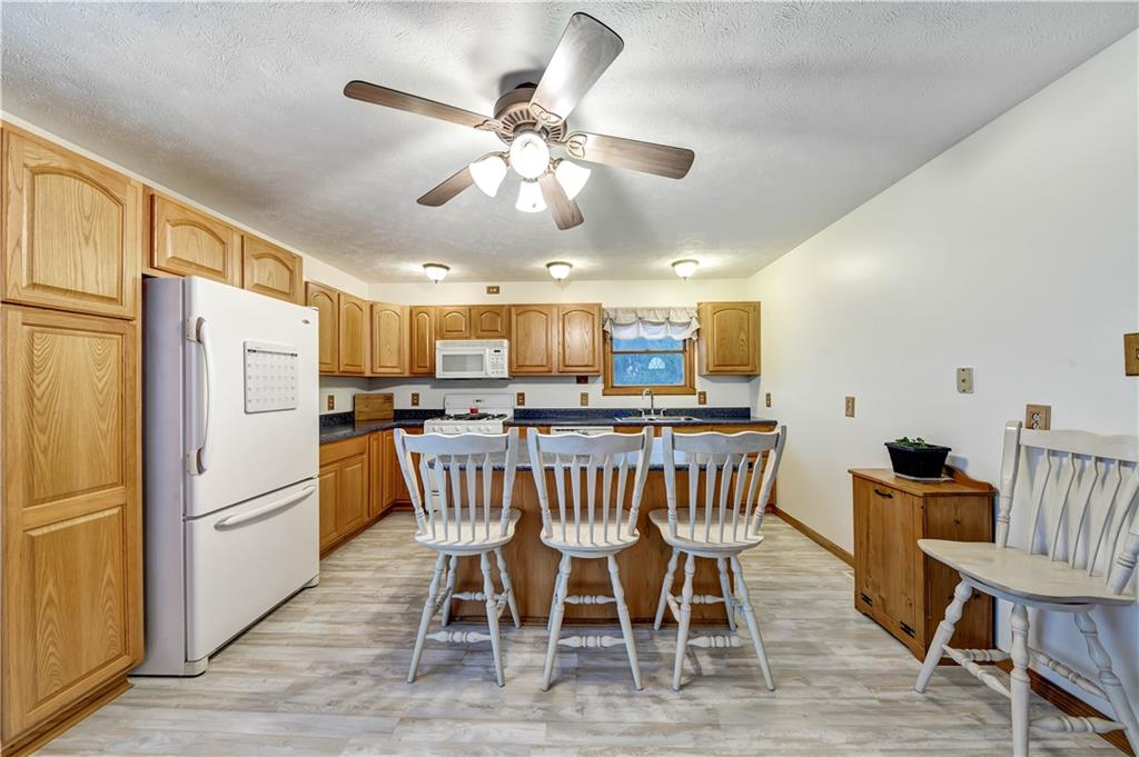 558 Bocktown Cork Road Clinton, PA 15026 - Photo 6 of 25 Gallery Image 6