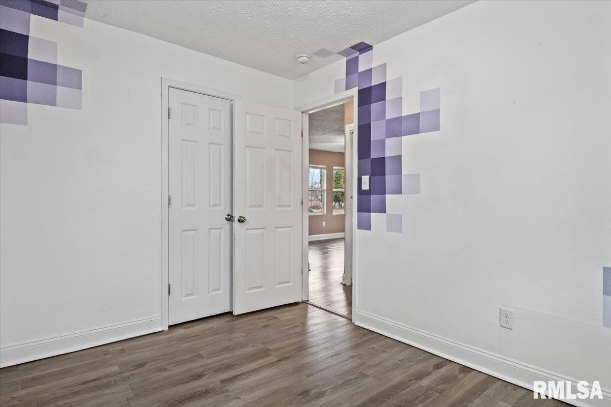 1050 North 19th Street Springfield, IL 62702 - Photo 11 of 16