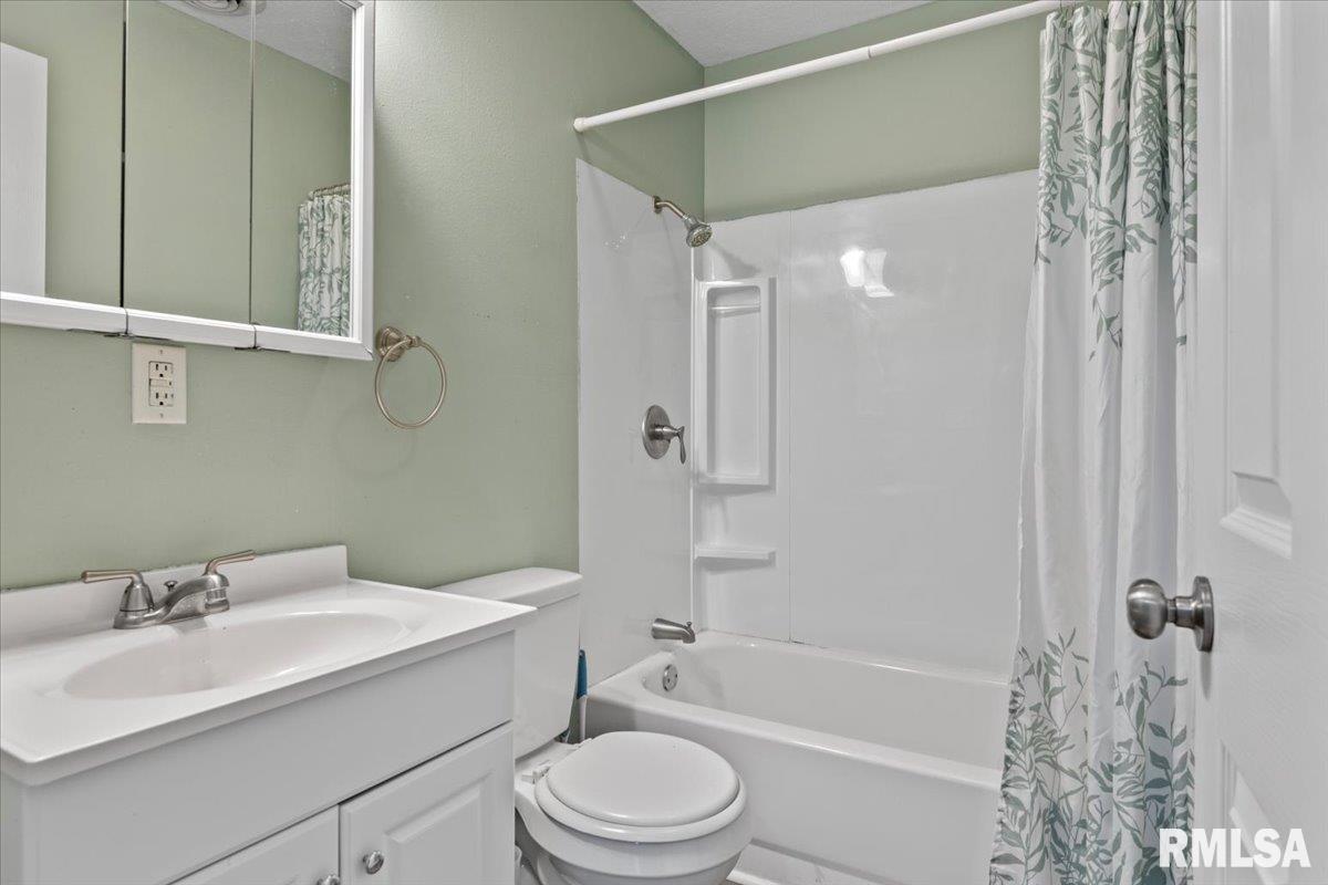 1050 North 19th Street Springfield, IL 62702 - Photo 12 of 16