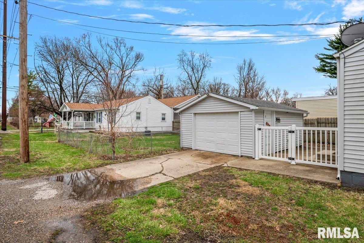 1050 North 19th Street Springfield, IL 62702 - Photo 13 of 16