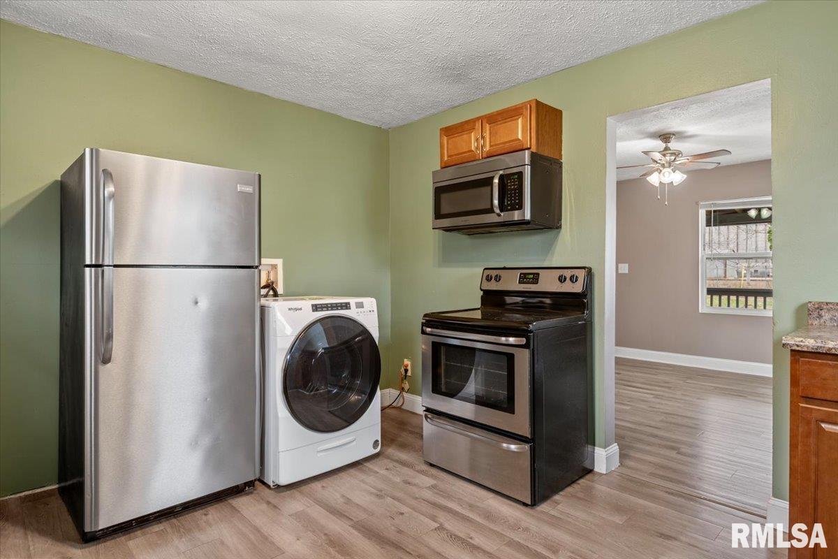 1050 North 19th Street Springfield, IL 62702 - Photo 8 of 16