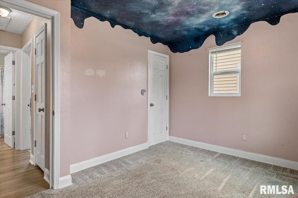 1050 North 19th Street Springfield, IL 62702 - Photo 10 of 16