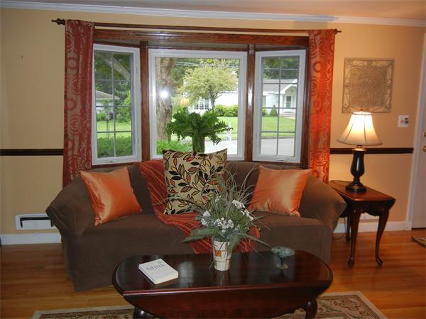 168 Locksley Road Lynnfield, MA 01940 - Photo 3 of 20 Gallery Image 3