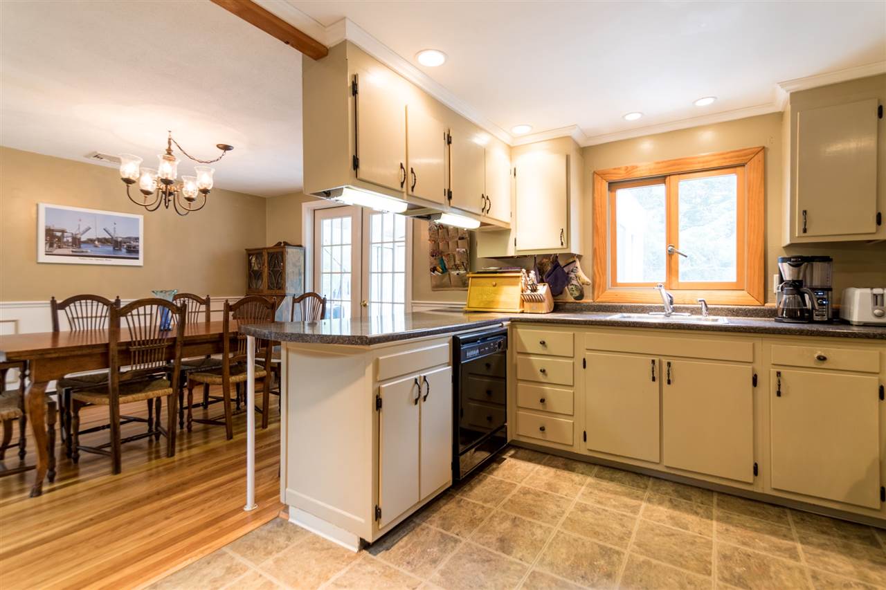 126 Post Road North Hampton, NH 03862 - Photo 7 of 38