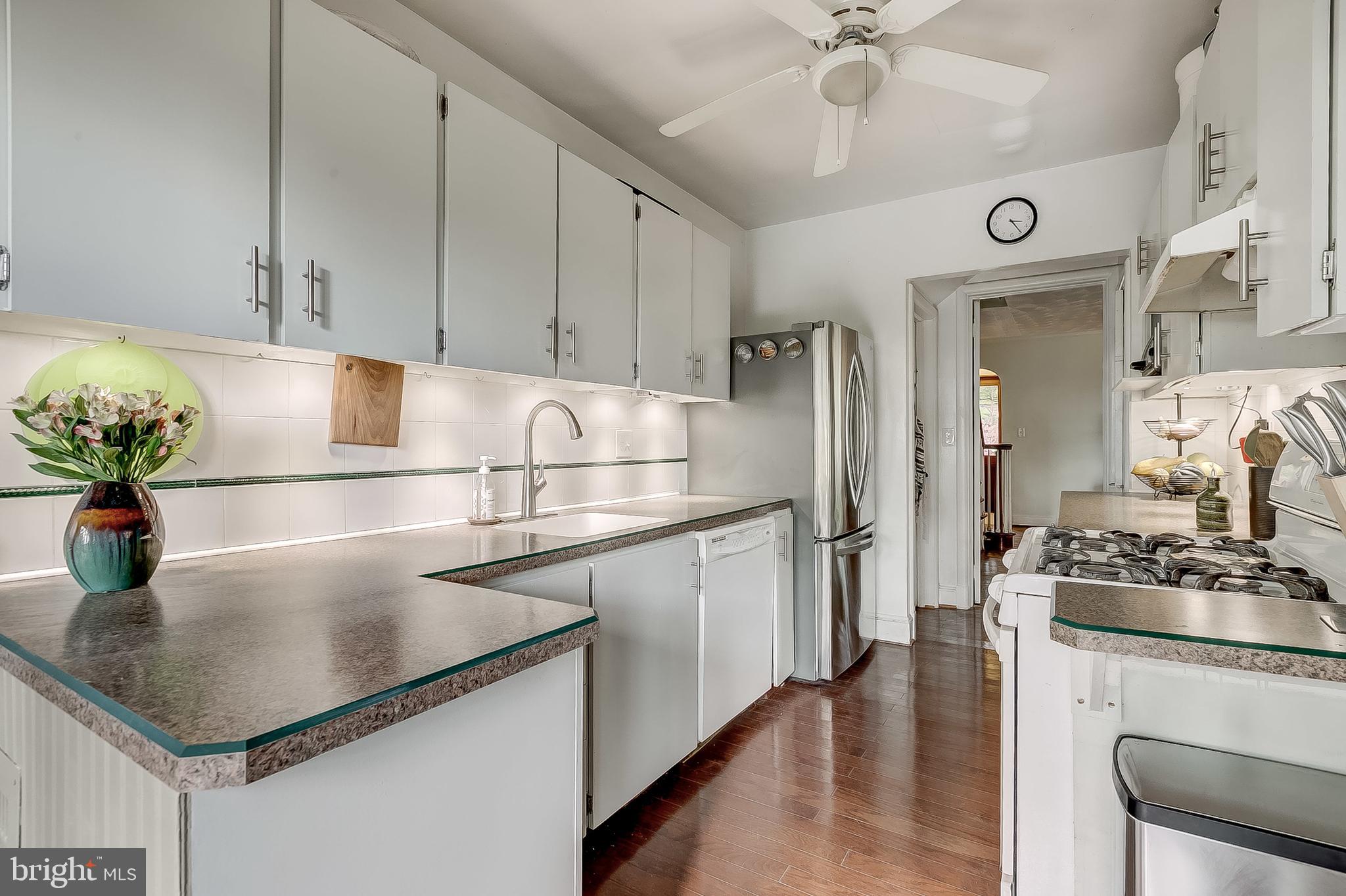 1227 Roundhill Road Baltimore, MD 21218 - Photo 12 of 35