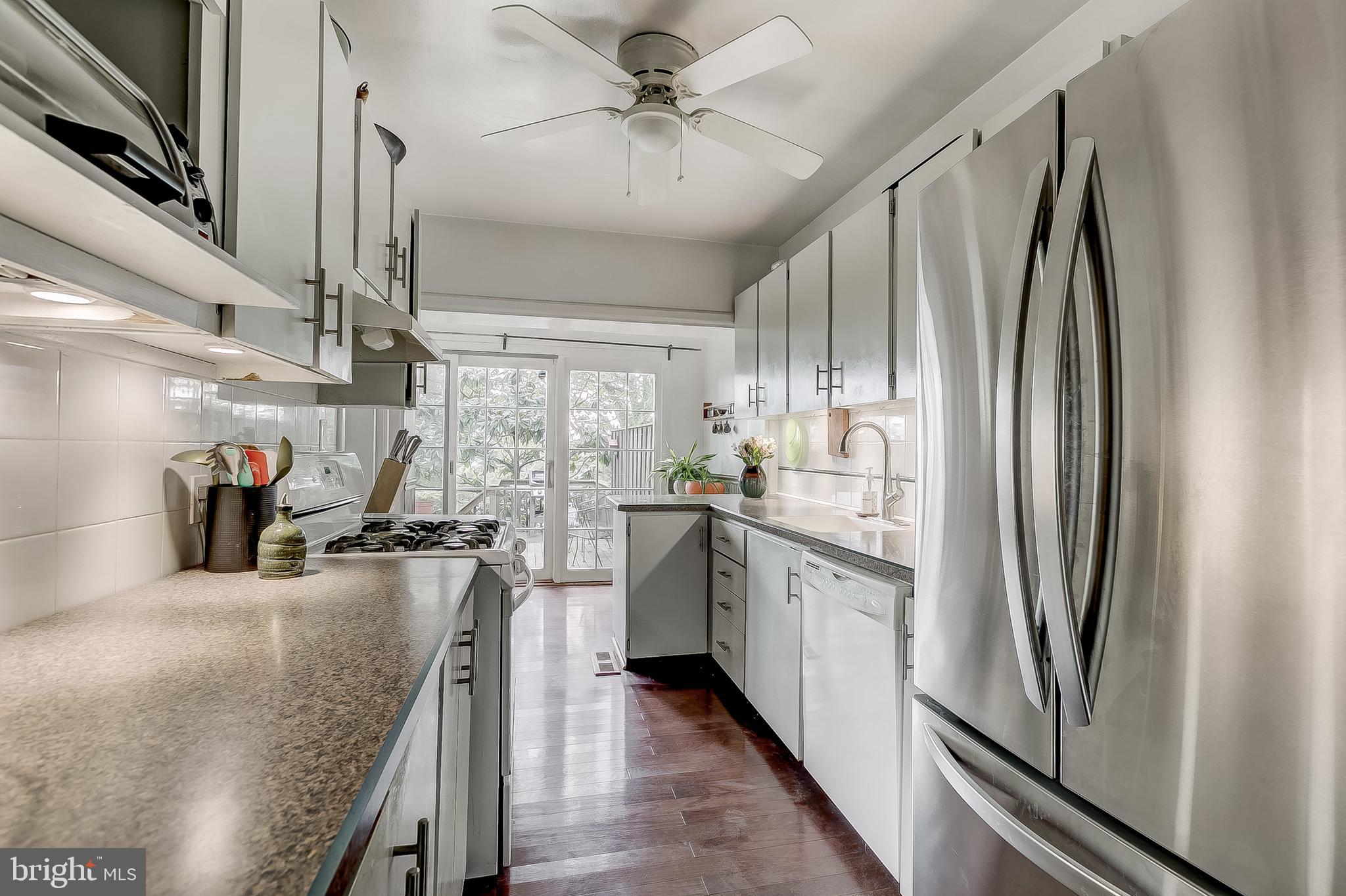 1227 Roundhill Road Baltimore, MD 21218 - Photo 15 of 35