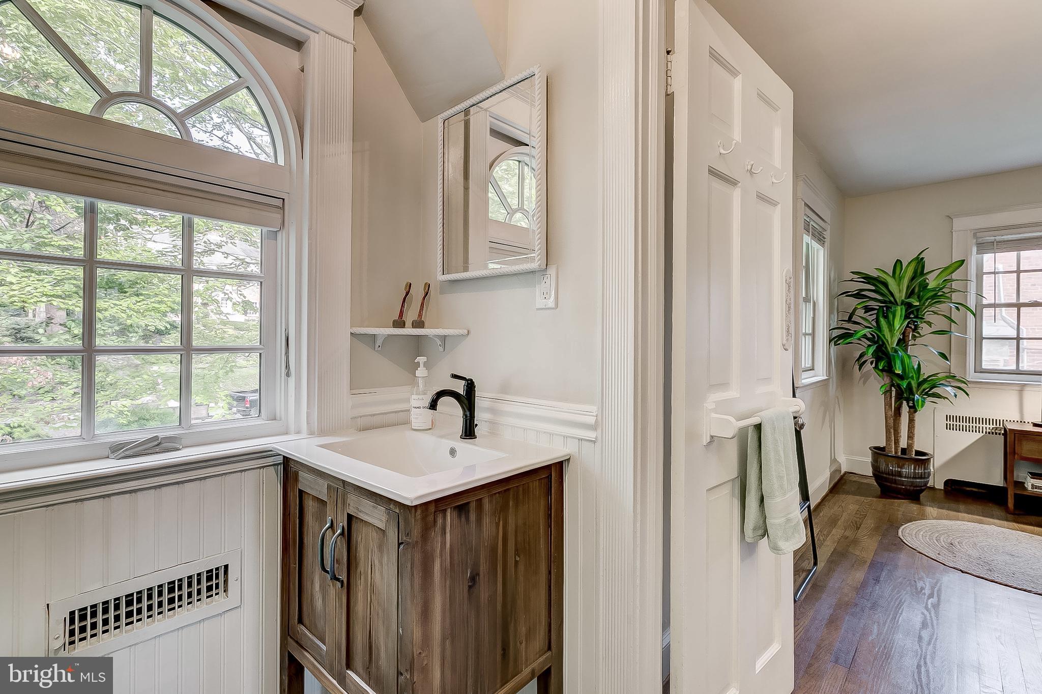 1227 Roundhill Road Baltimore, MD 21218 - Photo 22 of 35