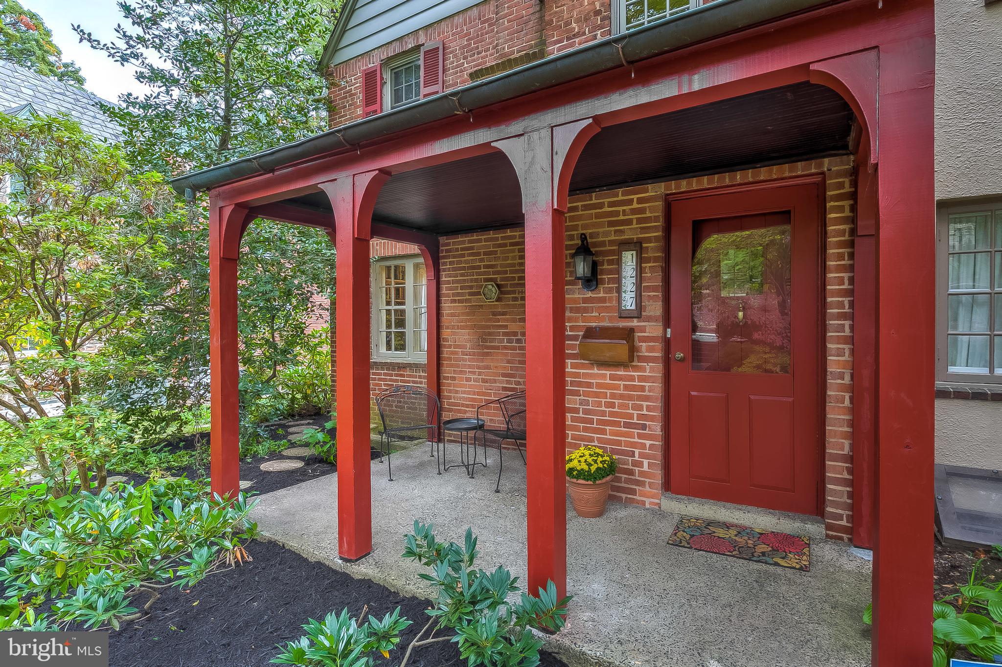 1227 Roundhill Road Baltimore, MD 21218 - Photo 4 of 35