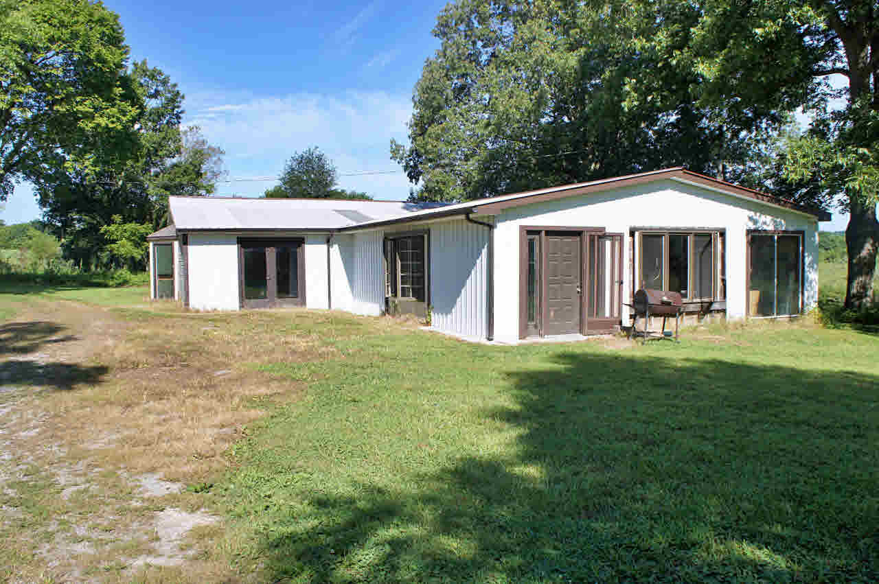 7021 Walnut Ridge Road Grantsburg, IL 62943 - Photo 10 of 31 Gallery Image 10