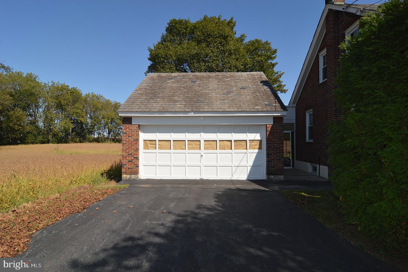 2 Car Garage W/ Loft Storage