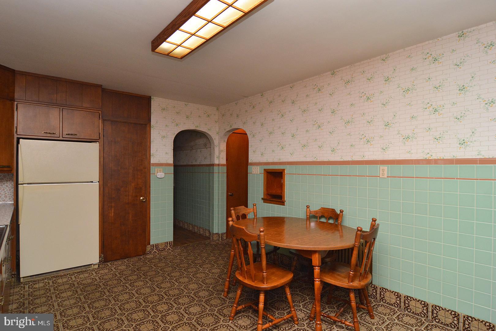 2631 Moselem Spring Road Fleetwood, PA 19522 - Photo 10 of 32 Eat-In Kitchen