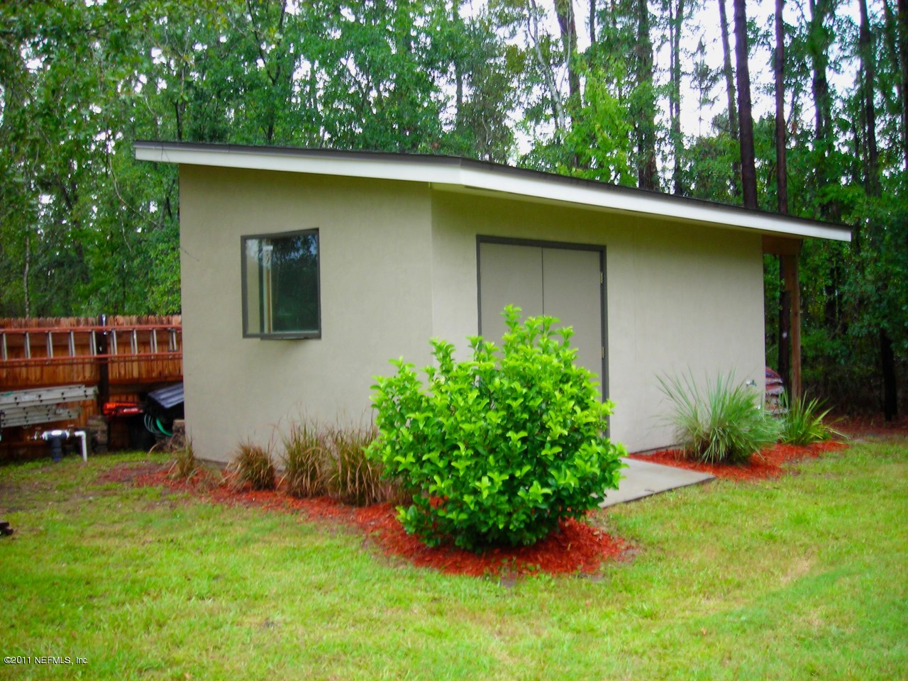 3815 Linjohn Road Jacksonville, FL 32223 - Photo 11 of 32 Garden building