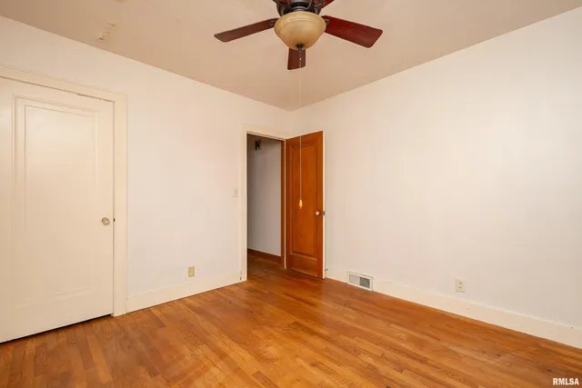 $275,000 | 2911 25th Avenue, Moline, IL 61265