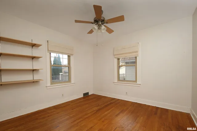 $275,000 | 2911 25th Avenue, Moline, IL 61265