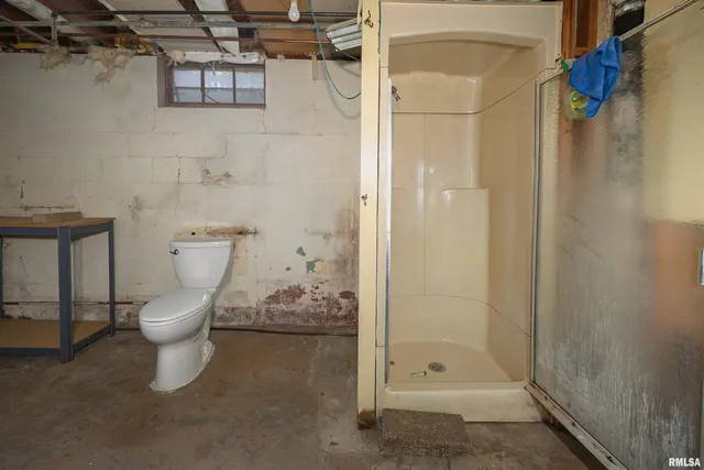 $275,000 | 2911 25th Avenue, Moline, IL 61265