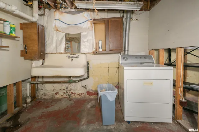 $275,000 | 2911 25th Avenue, Moline, IL 61265