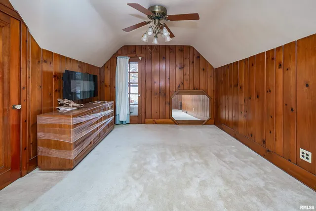 $275,000 | 2911 25th Avenue, Moline, IL 61265