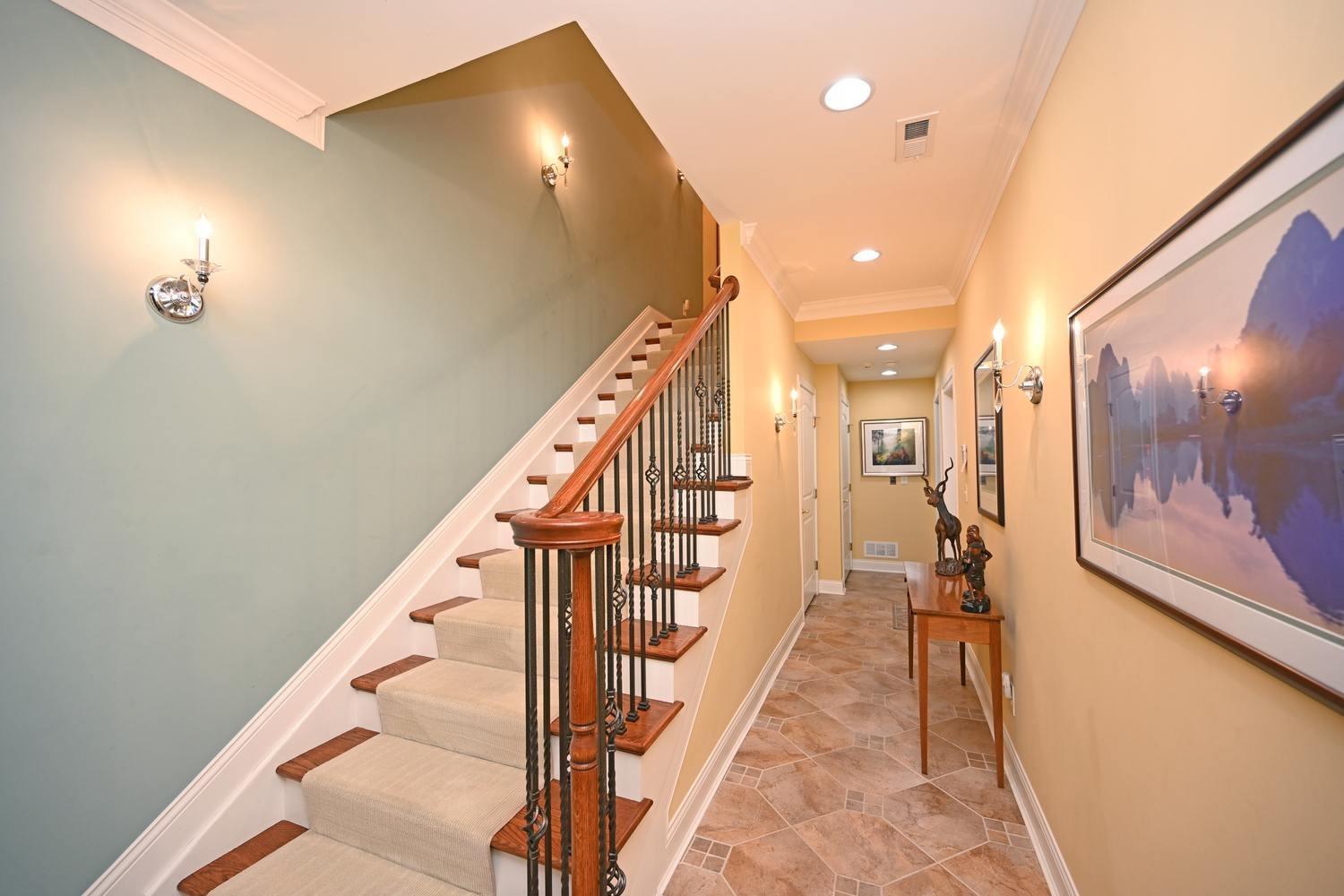 1156 Riverside Drive Cincinnati, OH 45202 - Photo 4 of 50 Gallery Image 4