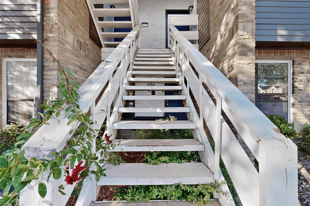 5840 Spring Valley Road, Unit 810 Dallas, TX 75254 - Photo 6 of 40 a view of entryway and hall