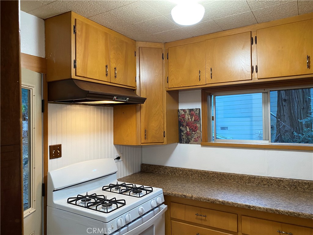 23719 Bowl Road Crestline, CA 92325 - Photo 7 of 11 Gallery Image 7