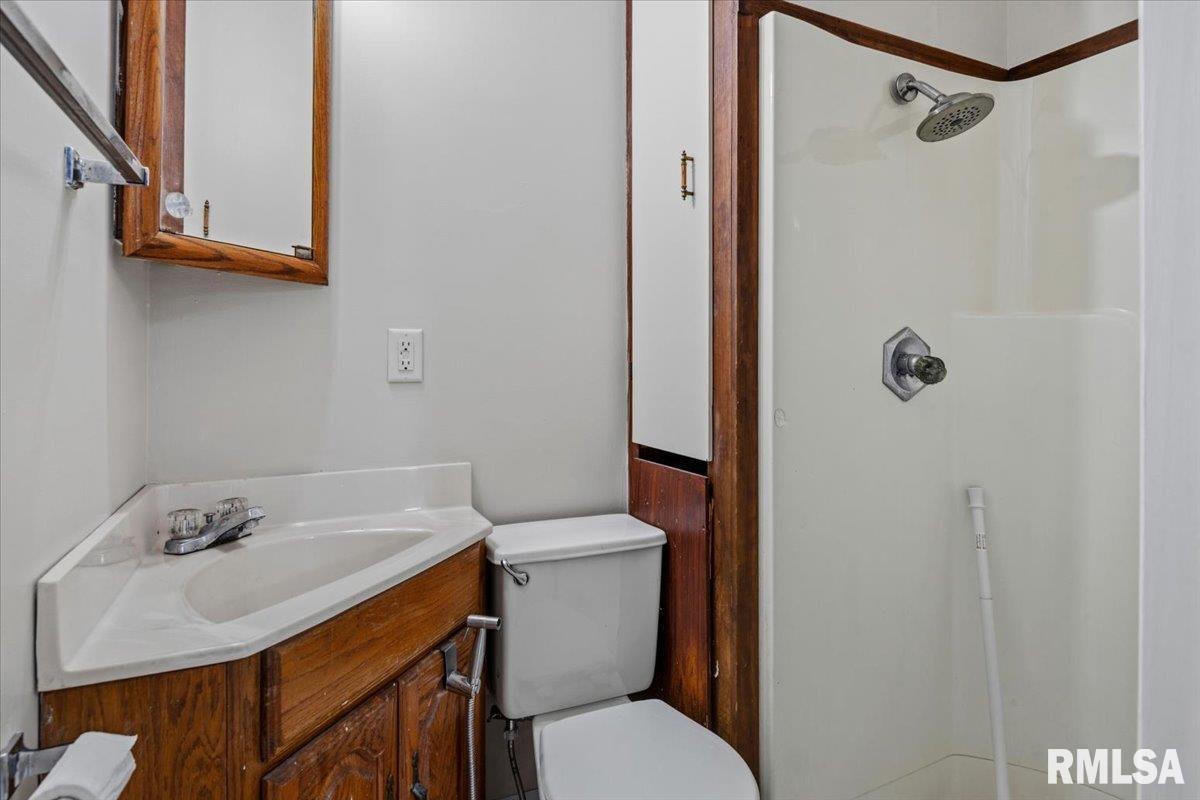 701 Samuel Street Taylorville, IL 62568 - Photo 22 of 31