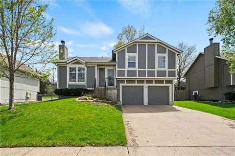 $339,900 | 1495 West Prairie Terrace, Olathe, KS 66061