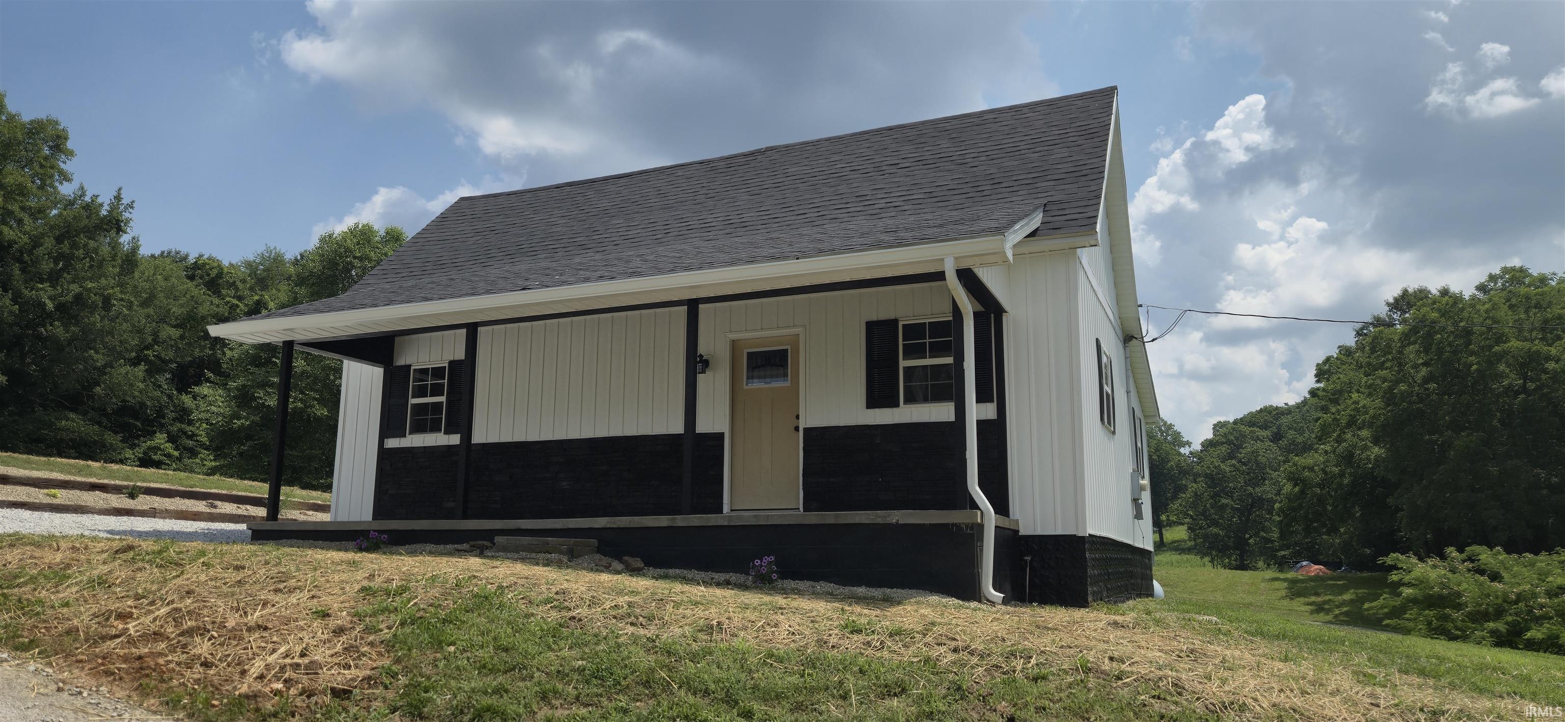 589 Graves Add Road Springville, IN 47462 - Photo 4 of 15