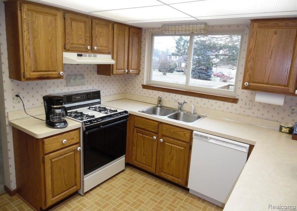 720 Shelley Drive Rochester, MI 48307 - Photo 12 of 26