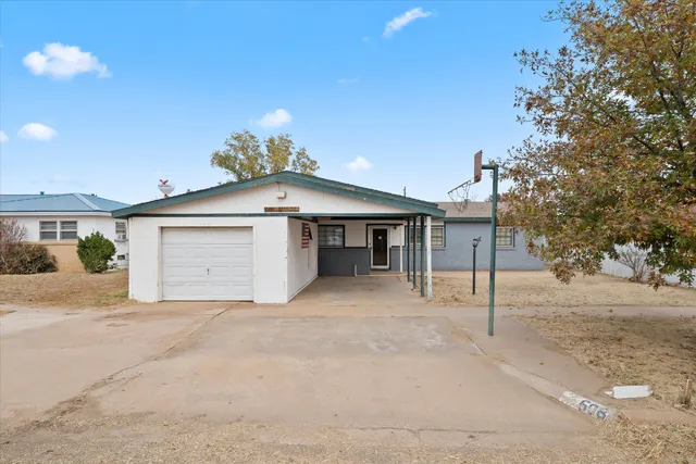 $89,000 | 608 17th Street, Seagraves, TX 79359