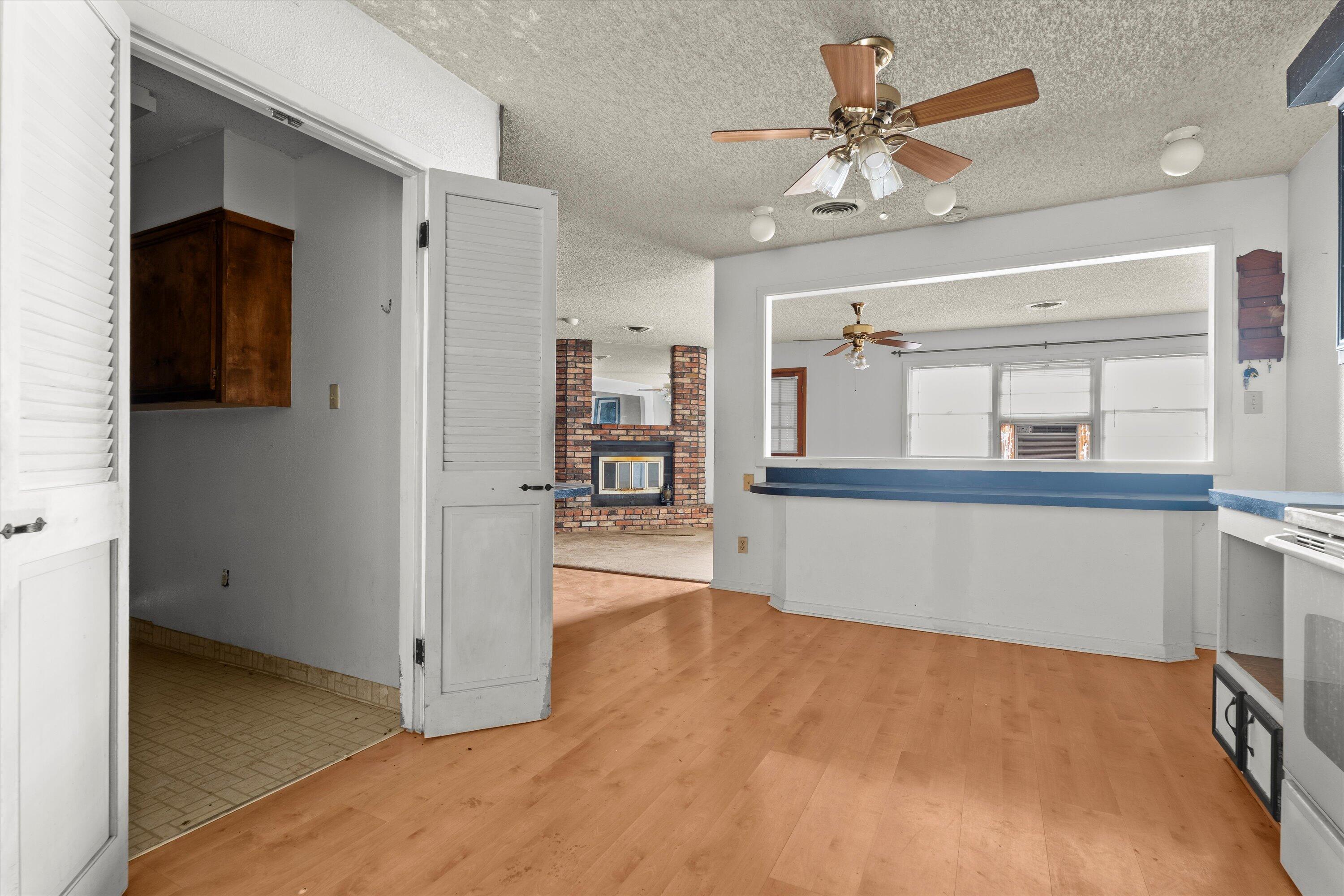 608 17th Street Seagraves, TX 79359 - Photo 5 of 16 08-608 17th St