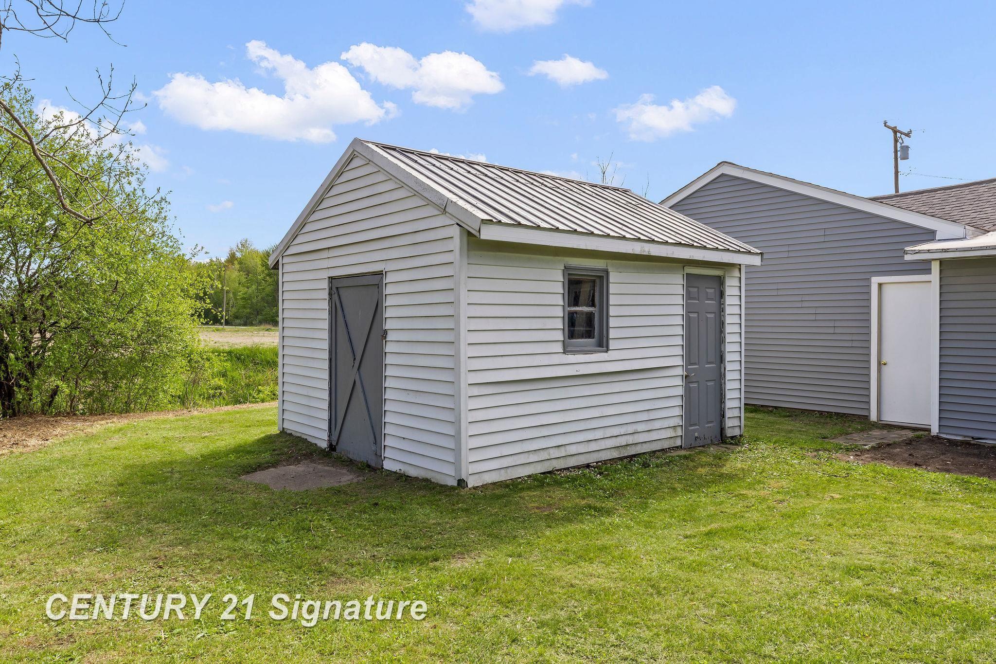 1005 South Meridian Road Merrill, MI 48637 - Photo 19 of 36