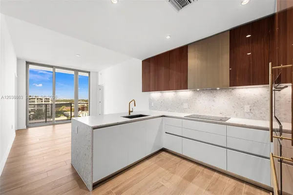 $9,300 | 2678 Tigertail Avenue, Unit 1005, Miami, FL 33133