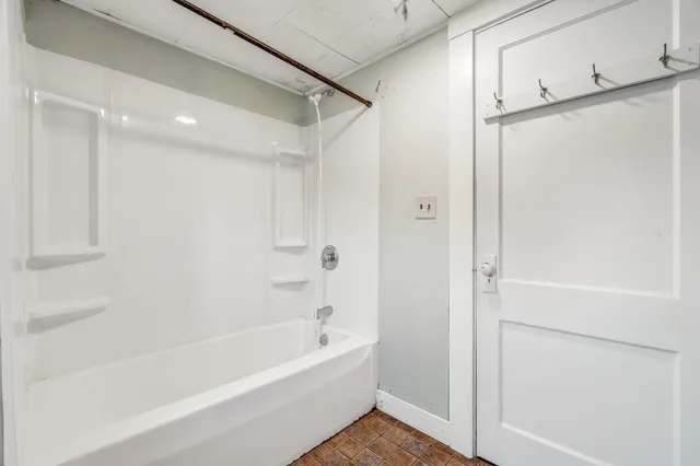 $1,195,000 | 8 Beech Hill Road, Northport, ME 04849