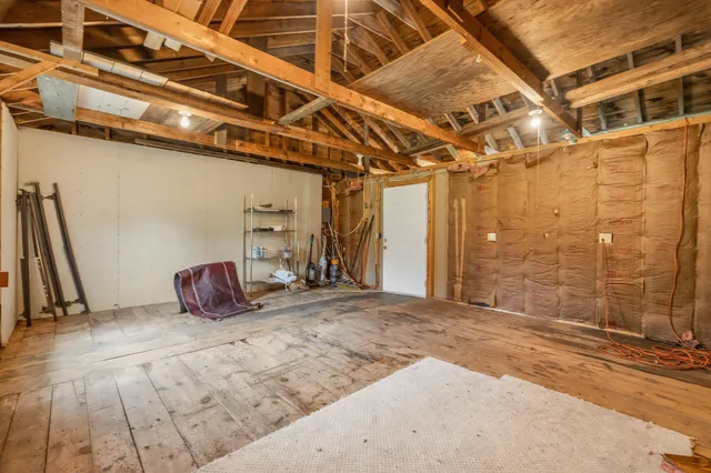 $1,195,000 | 8 Beech Hill Road, Northport, ME 04849