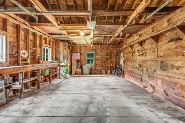 $1,195,000 | 8 Beech Hill Road, Northport, ME 04849