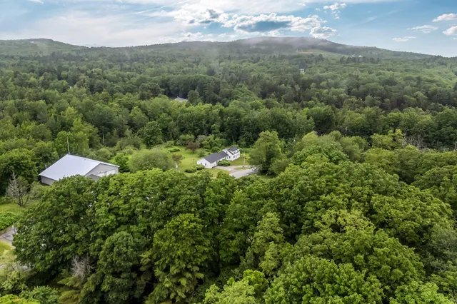 $1,195,000 | 8 Beech Hill Road, Northport, ME 04849