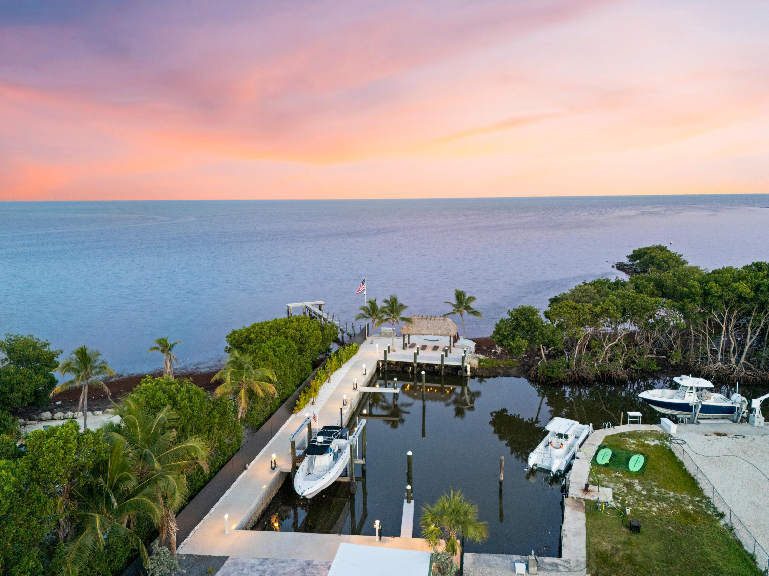 16 Seaside Avenue Key Largo, FL 33037 - Photo 3 of 118 2026_06_19 16 SEASIDE AVE KELSEY-161