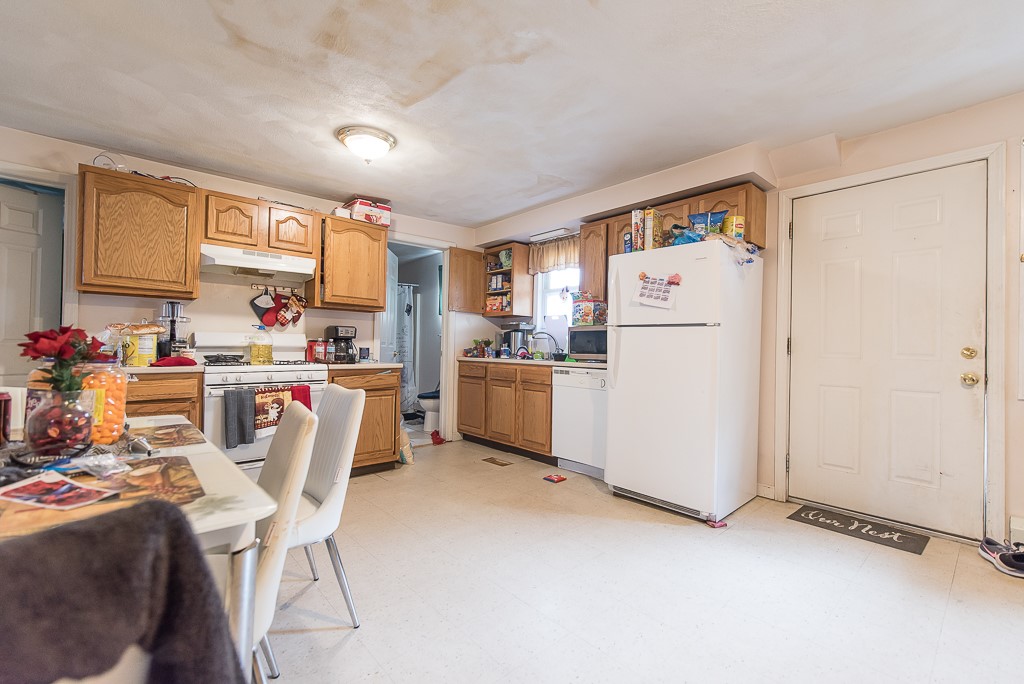 322 Grove Street Woonsocket, RI 02895 - Photo 17 of 43 Gallery Image 17