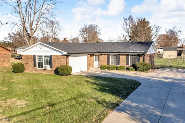 $299,900 | 1723 Midland Drive, Franklin, IN 46131