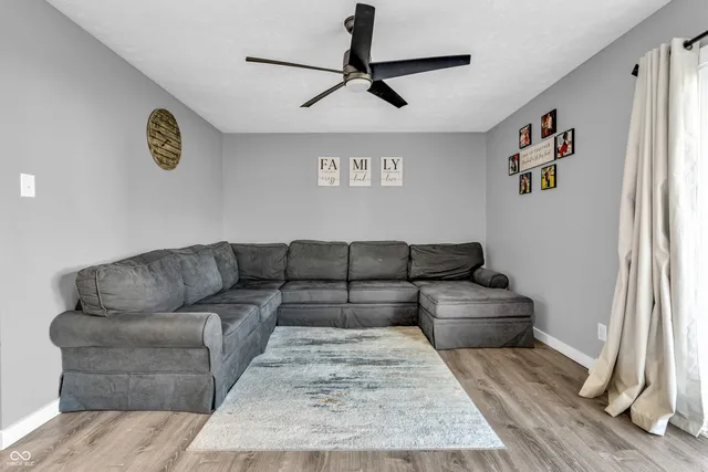 $299,900 | 1723 Midland Drive, Franklin, IN 46131