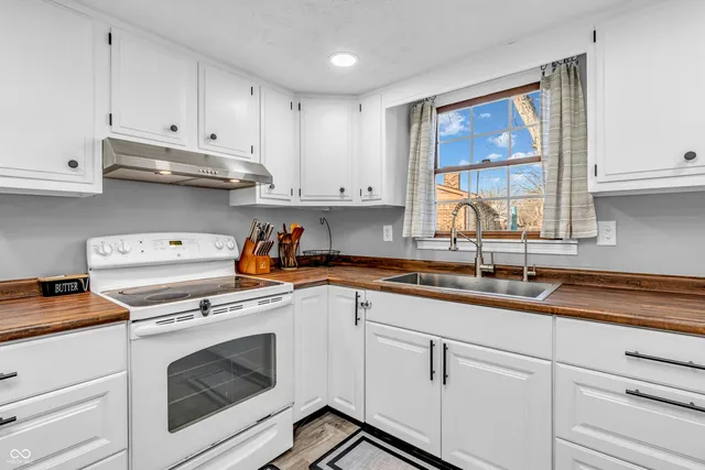 $299,900 | 1723 Midland Drive, Franklin, IN 46131